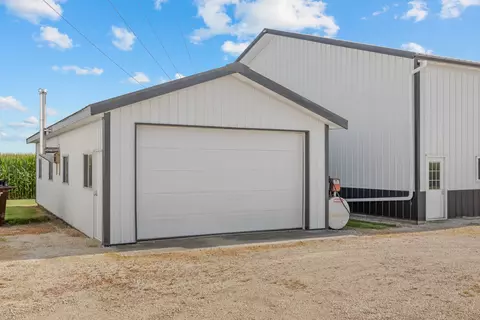 11317 Getty Rd, Marengo, IL 60152 photo 5