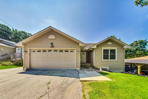 26195 W Wooster Lake Ave, Ingleside, IL 60041