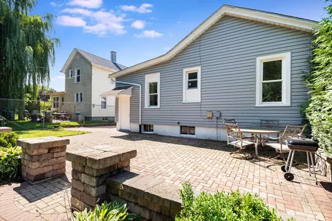 Exterior - 836 Superior St, Aurora, IL 60505 photo 2 of 4