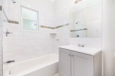 Bath - 836 Superior St, Aurora, IL 60505 photo 1 of 1
