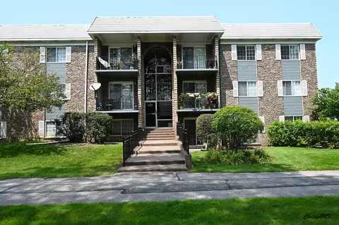 1527 N Windsor Dr #206, Arlington Heights, IL 60005