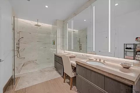 363 E Wacker Dr #6601, Chicago, IL 60601 photo 19