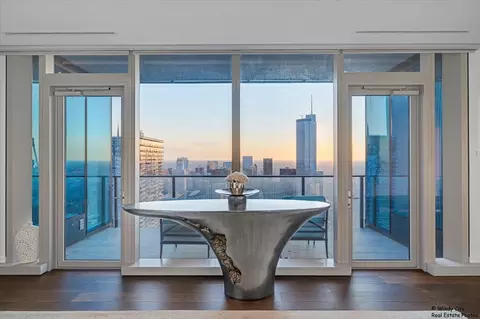 363 E Wacker Dr #6601, Chicago, IL 60601 photo 2