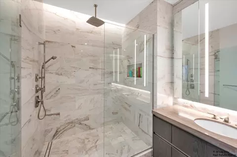 363 E Wacker Dr #6601, Chicago, IL 60601 photo 20