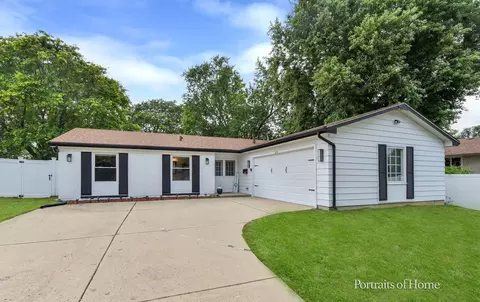 228 Judy Ln, Streamwood, IL 60107