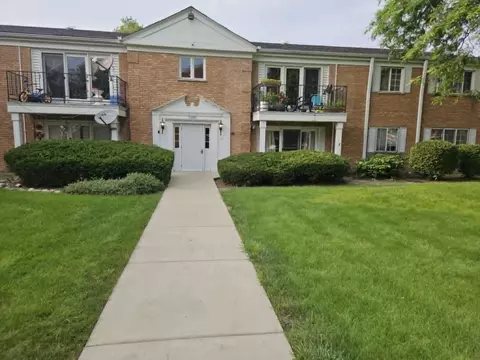 1100 N Farnsworth Ave #1A, Aurora, IL 60505