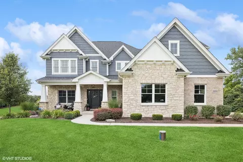 18000 S Crystal Lake Dr, Mokena, IL 60448