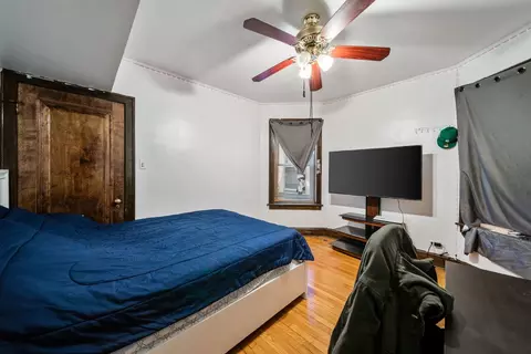 Bedroom - 6431 N Artesian Ave, Chicago, IL 60645 photo 1 of 3