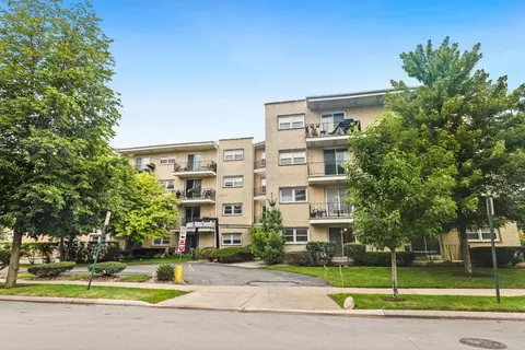 5200 Galitz St #101, Skokie, IL 60077