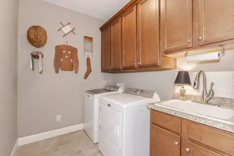 501 Spring Ridge Dr, Bloomington, IL 61704 photo 37