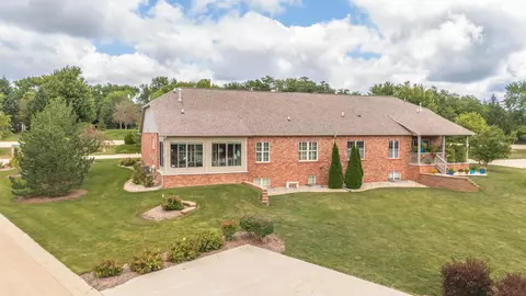 501 Spring Ridge Dr, Bloomington, IL 61704 photo 6