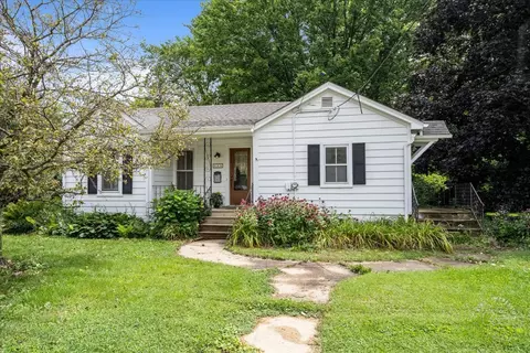 534 S Prairie St, Batavia, IL 60510