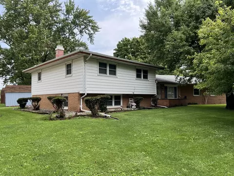 9 Dawn Ave, Paxton, IL 60957