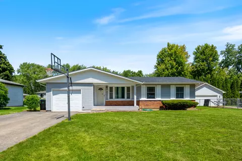 30 W152 Claymore Ln, Naperville, IL 60563