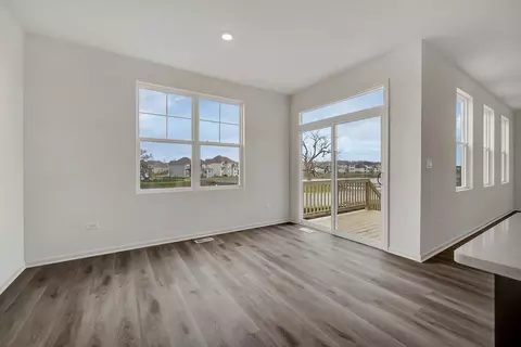 3653 Ancient Oak Dr, Elgin, IL 60124 photo 8