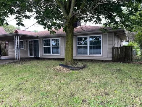 2 Beachcomber Pl, Pekin, IL 61554 photo 2