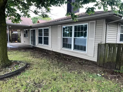 2 Beachcomber Pl, Pekin, IL 61554 photo 4