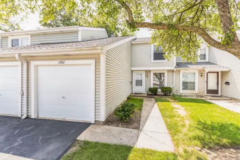1982 Georgetown Ln, Hoffman Estates, IL 60195