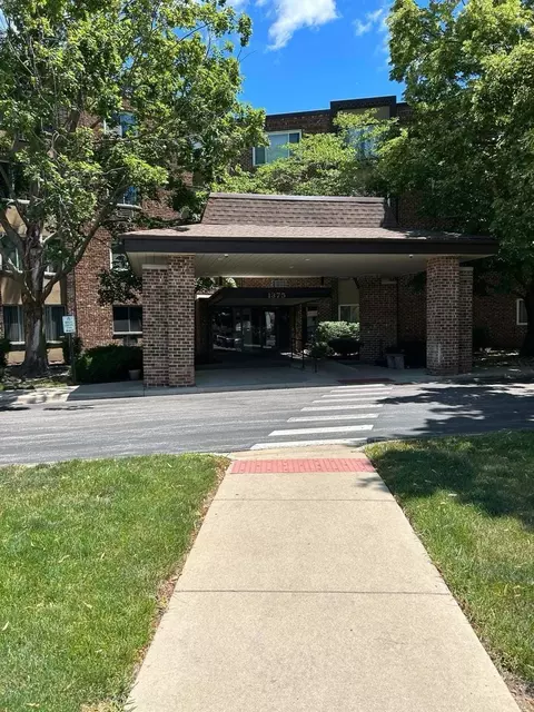 1375 Rebecca Dr #221, Hoffman Estates, IL 60169