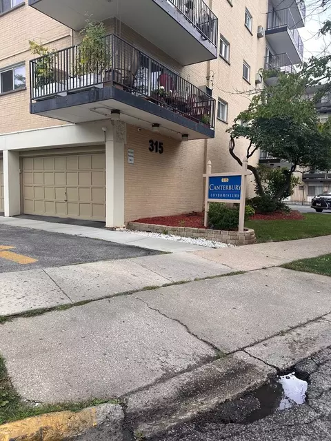 315 Des Plaines Ave #103, Forest Park, IL 60130