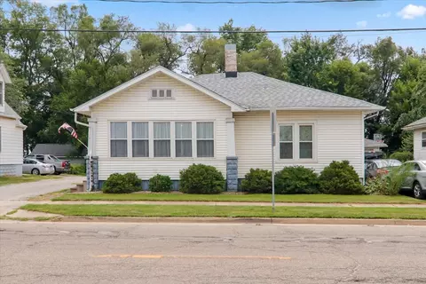 1206 W Locust St, Bloomington, IL 61701
