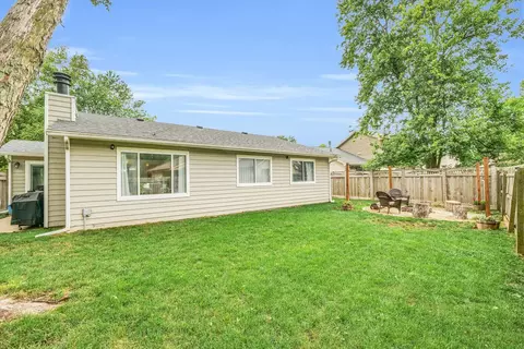 Exterior - 606 Compton Ave, Champaign, IL 61822 photo 6 of 9