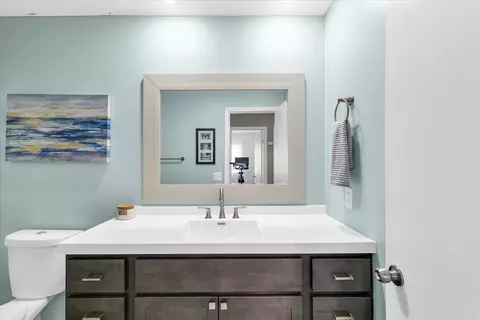 Bath - 606 Compton Ave, Champaign, IL 61822 photo 2 of 4
