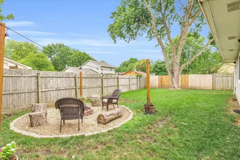 Exterior - 606 Compton Ave, Champaign, IL 61822 photo 8 of 9
