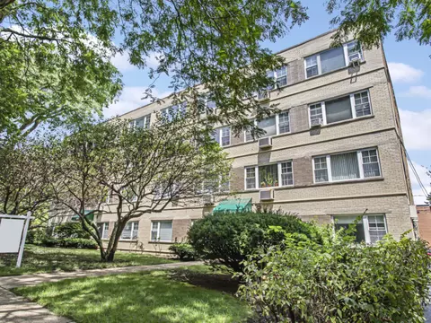 1015 Madison St #402, Evanston, IL 60202