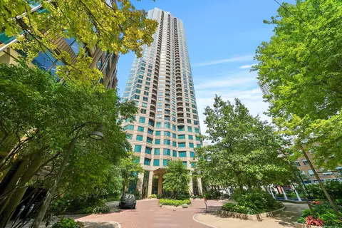 400 N Lasalle Dr #3912, Chicago, IL 60654