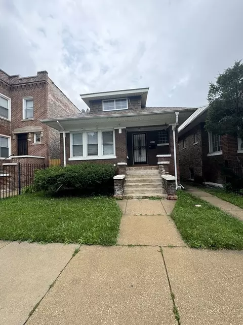 1128 N Leamington Ave, Chicago, IL 60651