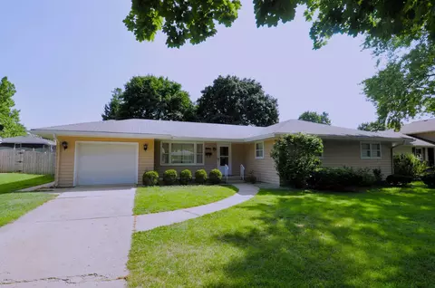 3819 Oklahoma Dr, Rockford, IL 61108
