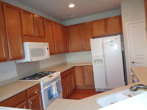 2809 Edgewater Dr, Elgin, IL 60124 photo 5