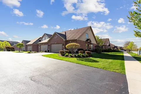 14957 S Preserve Dr, Lockport, IL 60441
