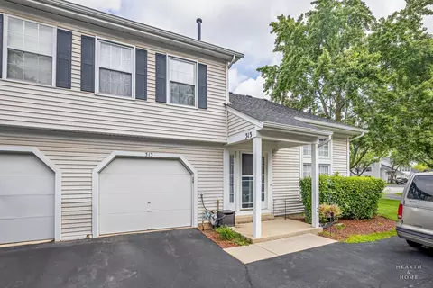 313 Teak Ln, Streamwood, IL 60107