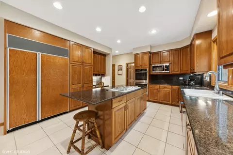 Kitchen - 116 Riverside Dr, Deerfield, IL 60015 photo 2 of 3