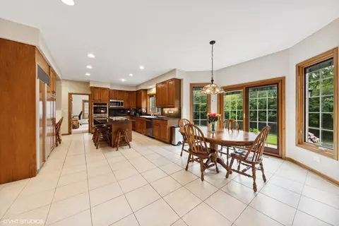 Kitchen - 116 Riverside Dr, Deerfield, IL 60015 photo 3 of 3