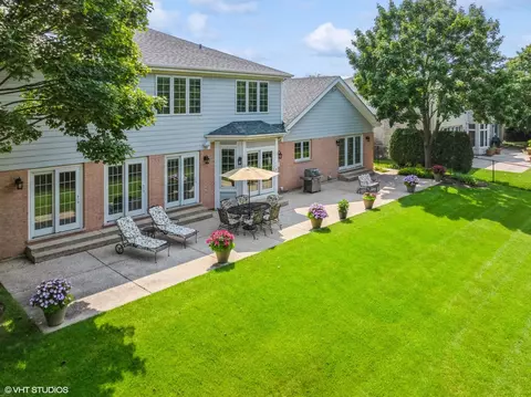 Exterior - 116 Riverside Dr, Deerfield, IL 60015 photo 5 of 11