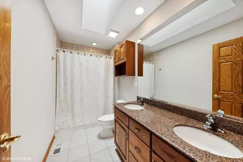 Bath - 116 Riverside Dr, Deerfield, IL 60015 photo 3 of 3