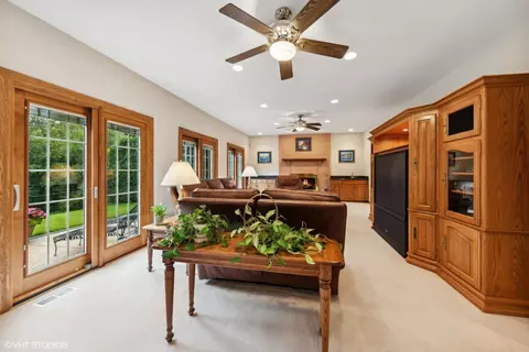 Living - 116 Riverside Dr, Deerfield, IL 60015 photo 2 of 5