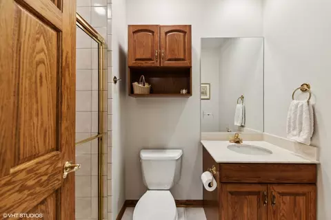 Bath - 116 Riverside Dr, Deerfield, IL 60015 photo 1 of 3