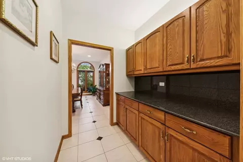 Entry Way - 116 Riverside Dr, Deerfield, IL 60015 photo 2 of 3