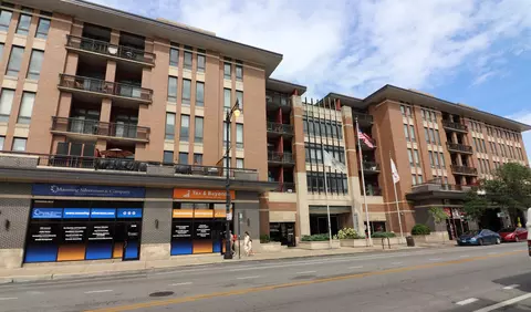 3450 S Halsted St #512, Chicago, IL 60608