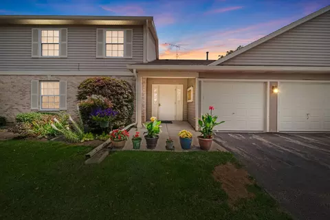 1185 N Village Dr #1, Round Lake Beach, IL 60073