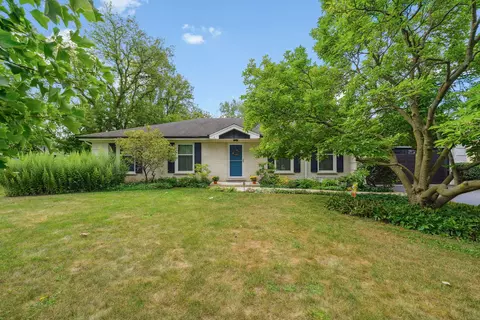 3245 Lakeside Ave, Northbrook, IL 60062