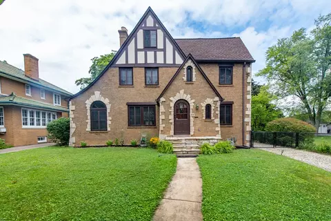 308 Douglas Ave, Waukegan, IL 60085