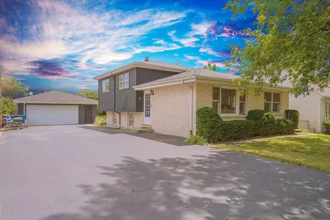 9719 S 81st Ave, Palos Hills, IL 60465