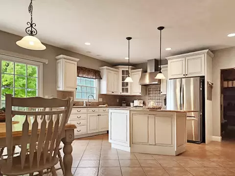 989 Balsam Rd, Normal, IL 61761 photo 3
