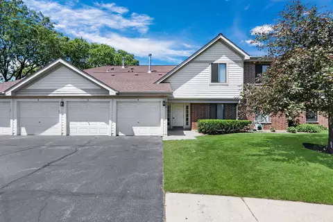 804 E Kings Row #1, Palatine, IL 60074