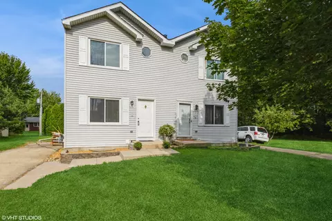 162 Prairie St, Hampshire, IL 60140
